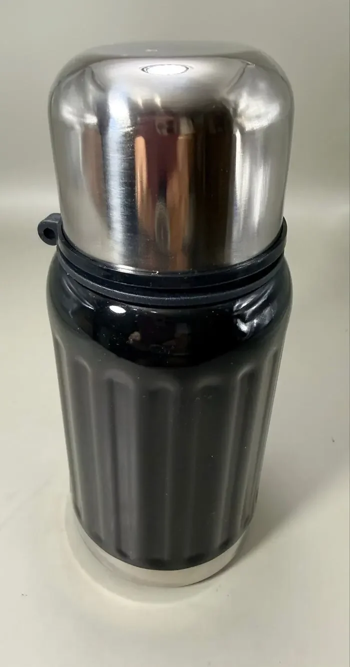 New 16 Oz Insulated Stainless Steel Vacuum Flask Hot/Cold Twist Lid Strap Black